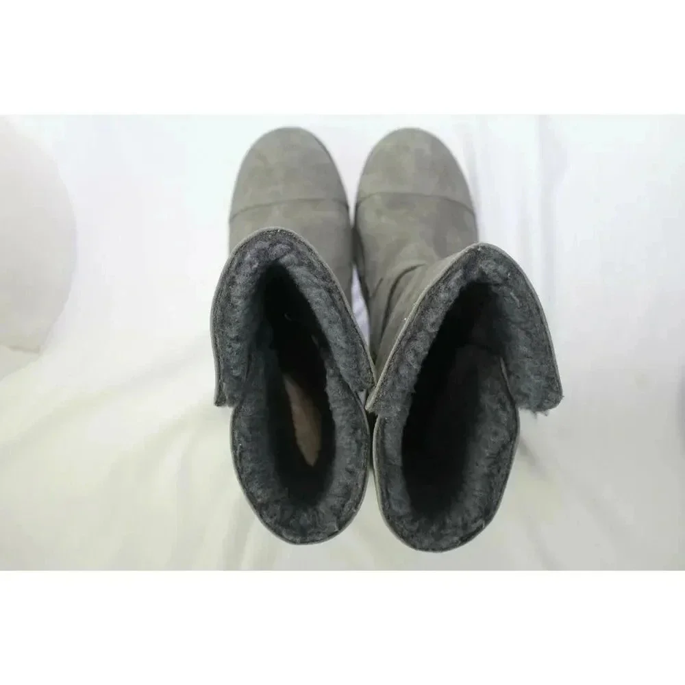 ladies Bearpaw Boots size 10